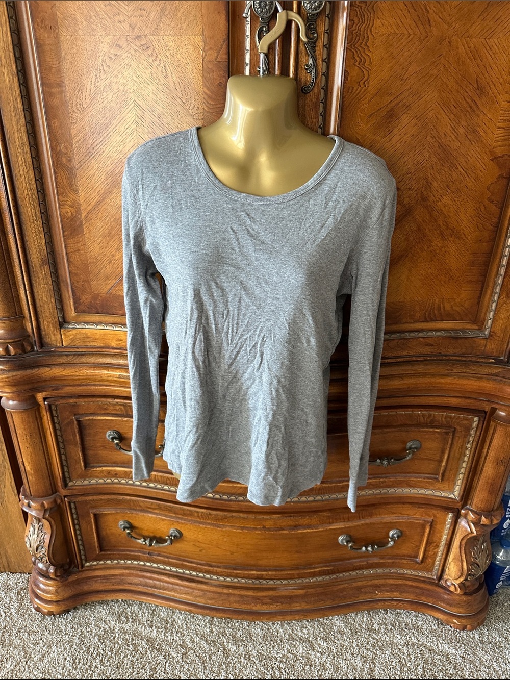 GAP Women's Heather Gray Long Sleeve Scoop Neck Tee